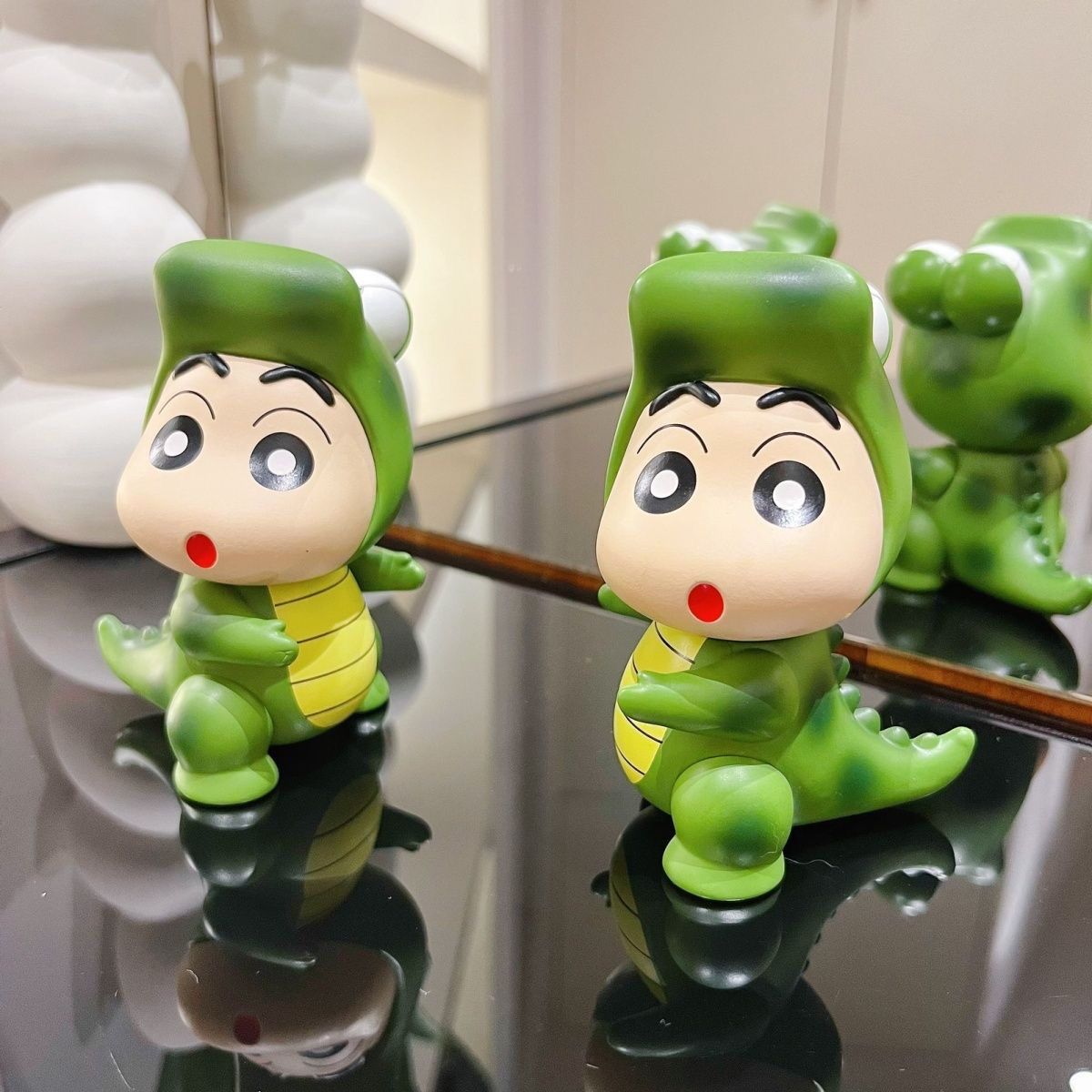 Crayon Shin-chan figurine in a - Home Office Design recension och pris