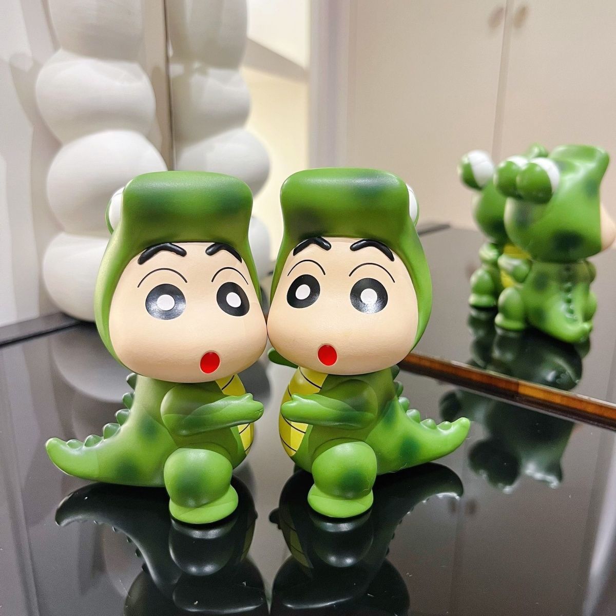 Crayon Shin-chan figurine in a - Home Office Design recension och pris